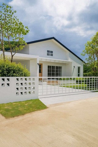 บ้านชานเมือง สไตล์มินิมอล ใกล้นานาชาติเปรม ห้วยทราย แม่ริม 