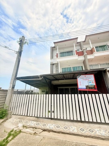 ขายถูกสุด บ้าน 3 ชั้น บ้าน คัลเลอร์ลิฟวิ่ง เทพารักษ์ ศรีครินทร์  หลังมุม ส่วนตัว ใหญ่สุด