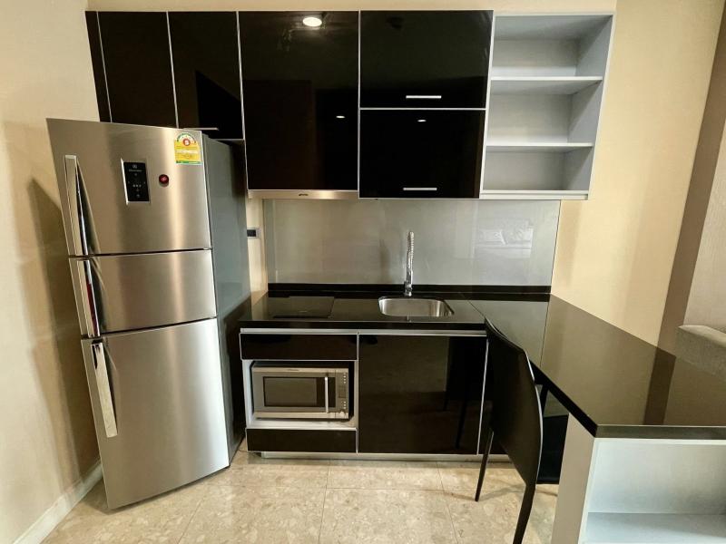 The Crest Sukhumvit 34 Private quiet convenient 14th floor BTS Thonglor