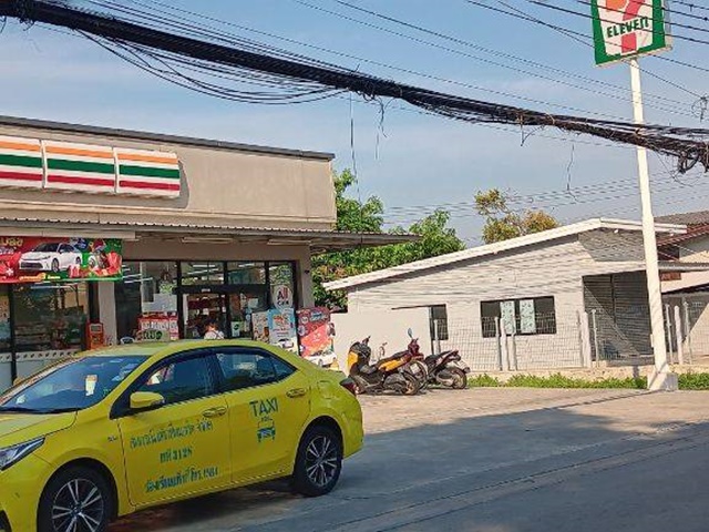 บิ๊กซี เพชรเกษม 2 (เอ็กซ์ตร้า) 2.5กม. 1 น้ำ ซ.เพชรเกษม 99-114 บ้านเดี่ยวชั้นเดียว 1 นอน  รร. เลิศหล้า 1.5 กม.  เหมาะทำร้านเสริมสวย