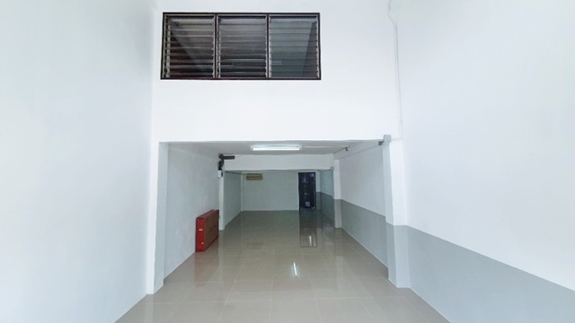 เพชรเกษม 108-114 ค้าขายได้ ปากซอย ให้เช่าอ.พาณิชย์ 3ชั้น เหมาะร้านซักรีด ใกล้อพาร์ตเม้นท์