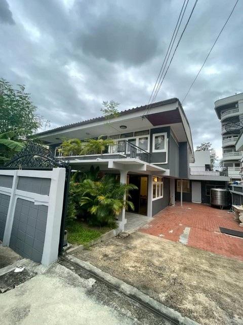 ให้เช่าบ้านเดี่ยว 2 ชั้น 81 ตรว. 4 ห้องนอน ปรีดีพนมยงค์ 42 สุขุมวิท71 เดินทางสะดวก เหมาะอยู่อาศัย