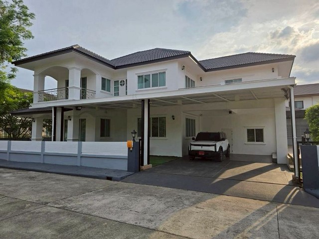 ให้เช่าพูลวิลล่า 2 ชั้น พื้นที่กว้าง  ข้างบ้านไม่ติดใคร สันกำแพง 