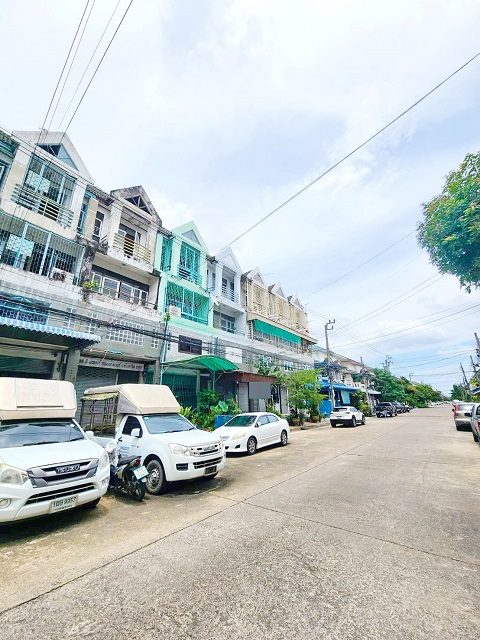  เทคนิคมีนบุรี 1.5 กม. MRTมีนพัฒนา 500ม.ให้เช่าทาวน์เฮาส์ 3ชั้น รามคำแหง 171-182 21 ตร.วา.220ตร.ม.3 นอน 3 น้ำ ตลาดน้ำขวัญเรียม 1.3 กม.