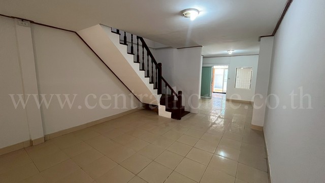 ให้เช่า ทาวน์เฮ้าส์ หมู่บ้านเจริญนคร ซอยรามคำแหง 82