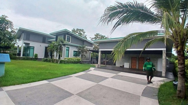 ขายบ้านพร้อมที่ดิน ติดสนามช้างอารีน่า หลังบิ๊กซี บุรีรัมย์ อำเภอเมือง จังหวัดบุรีรัมย์ เนื้อที่ 205 ตารางวา