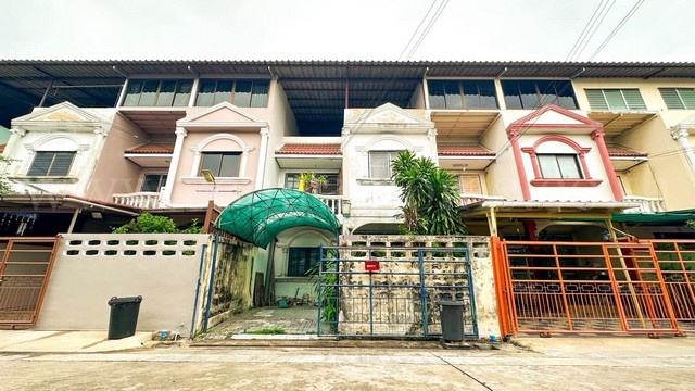 ทาวน์เฮ้าส์ หมู่บ้านเพชรหรรษา ซอยเพชรเกษม 112 ราคาถูก