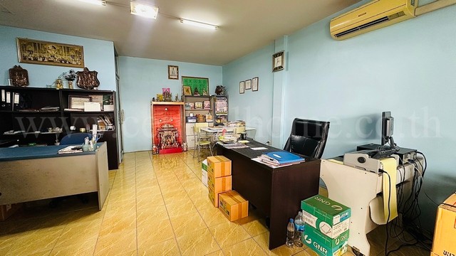 อาคารพาณิชย์ 3 ชั้น วิโรจน์วิลล์ ถนน 345 บางบัวทอง นนทบุรี