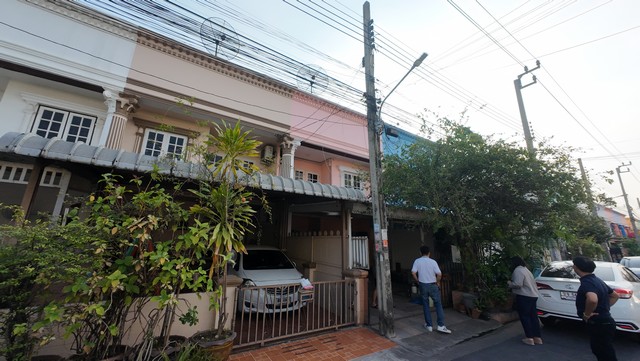 นิรันดร์ วิลล์4 ทาวน์เฮาส์2 ชั้น บ้านพร้อมอยู่ สวย ต่อเติมเต็ม ราคาต่ำกว่าราคาตลาด