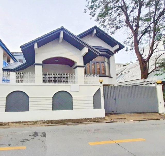  รัชดา32-38 BTS รัชโยธิน 1กม.เซ็นทรัล ลาดพร้าว 2.7 กม.เช่า บ้านเดี่ยว 2 ชั้น 82 ตร.วา.ไม้สักทั้งหลัง 3นอน 4 น้ำ