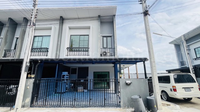 ทาวน์โฮม บริทาเนีย วงแหวน - จตุโชติ หลังมุม ราคาถูกที่สุด