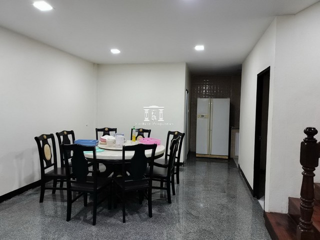 ขาย ทาวน์โฮม 3 ชั้น อุดมสุข 51,ประวิทย์และเพื่อน เนื้อที่ 28 ตร.ว. ใกล้รถไฟฟ้าสายสีเหลือง สถ