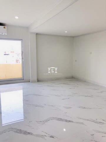 ขาย ทาวน์เฮ้าส์ 4 ชั้น เย็นอากาศเรสซิเด้นท์ ถนนเย็นอากาศ เนื้อที่ 40.6 ตร.ว. ใกล้ MRT ลุมพินี, ทางด่วน, The One Bangkok, Market Pl