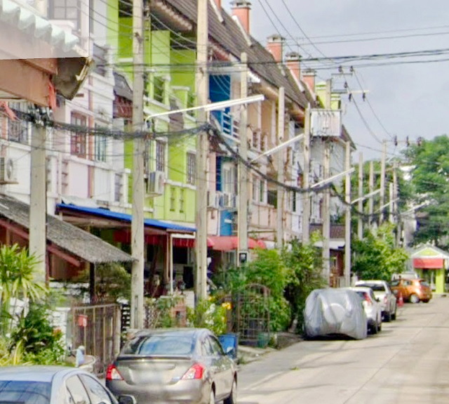 ไทวัสดุ นวมินทร์ 500 ม. ให้เช่า-ขายทาวน์เฮ้าส์ 3 ชั้น 4 นอน   ติดถนนใหญ่ 23ตร.วา. 276ตรม. 2แอร์ นวมินทร์ 131-141  ทำเลดี  3 น้ำ