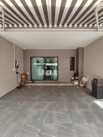 ให้เช่า ทาวน์โฮม 3 ชั้น โครงการไอเจ้นท์ พระราม 9 เฟอร์และเครื่องใช้ไฟฟ้าครบพร้อมเข้าอยู่   