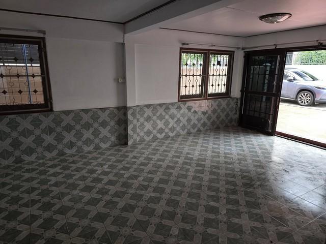 ให้เช่าบ้านเดี่ยว 2 ชั้น 50 ตรว. ซ.ลาดพร้าว 64 ไม่มีเฟอร์นิเจอร์ เหมาะทำ Home Office