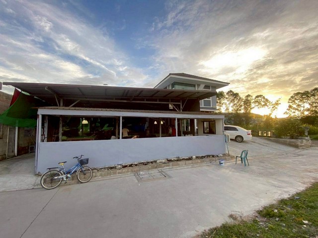 ขายบ้านเดี่ยว2ชั้น 96.7 วา พร้อมโต๊ะสนุ๊ก ทำเลดีแถววัดบ้านขอม อ.เมือง จ.สมุทรสาคร  ZW576