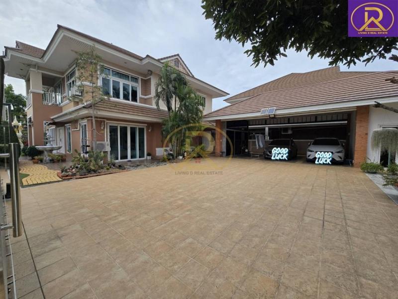 ขายบ้านเดี่ยวบางแสน หลังใหญ่ Type A หัวมุม ใกล้สวน ฟิตเนส สระว่ายน้ำ หมู่บ้านแกรนด์มณีรินทร์ สามมุข-บางแสน  ต.แสนสุข อ.เมืองชลบุรี จ.ชลบุรี