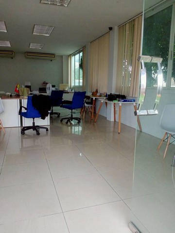 โฮมออฟฟิต  บ้านกลางเมือง ติดถนนศรีนคริน  ให้เช่า   ติดรถไฟฟ้าสีเหลือง