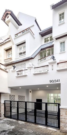 Townhouse ขาย/ให้เช่าทาวน์โฮมพูลวิลล่า 4.5 ชั้น @วิภาวดี 20 25.50 ตร.ว. 6 น 6 น้ำ 2 จอดรถ ราคา 18 ล้านบาท 0 ไร่ 0 Ngan 26 SQ.WA 6 นอน 250000 บาท น่าอยู่ เป็นบ้านทาวน์โฮม 4.5 ชั้น รีโนเวทใหม่ พร้อมสร้างสระว่ายน้ำ ที่ออกแบบไว้เป็นได้ทั้งบ้าน และสำนักงา