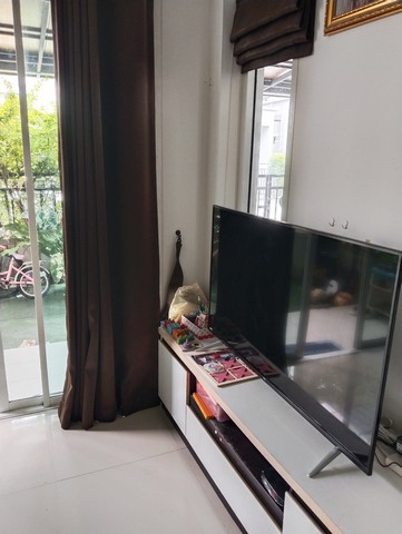 บ้านเช่าสวยพร้อมอยู่ ทริโอทาวน์ ศรีราชา ใกล้ J-Park ศรีราชา 3 ห้องนอน จอดรถได้ 2 คัน 17000 บ.เดือน