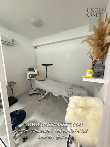 ขายทาวน์โฮม 3 ชั้นครึ่ง ติดถนนข้าวหลาม ทางลงงบางแสน  ทำเลดี๊ดี ขาย 5.5 ล.บ.