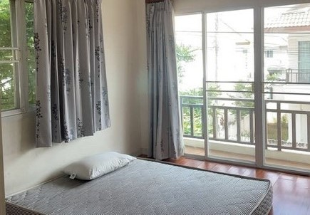 ให้เช่าบ้านนันท์นรินทร์ นาวง-ดอนเมือง 3 ห้องนอน  3 ห้องน้ำ ห้องนั้งเล่น 1  แอร 4 ที่จอดรถ 2 คัน