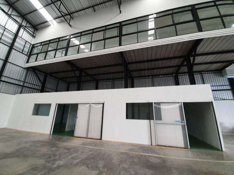 โกดัง สำนักงาน ขนาด 1,300 ตร.ม. ติดทางด่วน รามอินทรา