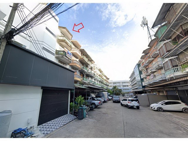 ขาย อาคารพาณิชย์ 4.5 ชั้น 1 คูหา ถนนประดิษฐ์มนูธรรม เนื้อที่ 19.10 ตร.ว. ใกล้ทางด่วน,บุญถาวร, Navavej International Hospital, The