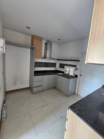 ขายบ้านเดี่ยว 2 ชั้น สไตล์โมเดิร์นหมู่บ้าน The Gallery พุทธมณฑลสาย4 ขายขาดทุนไปตกแต่งเองนะคะ ถ.พุทธมณฑลสาย 4 ต.กระทุ่มล้ม อ.สามพราน จ.นครปฐม