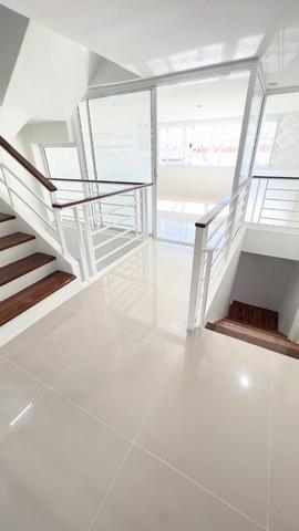 BH3683 ให้เช่าทาวน์โฮม 4 ชั้น รีโนเวทใหม่ ย่านนวมินทร์ – โพธิ์แก้ว ใกล้เดอะมอลล์บางกะปิ