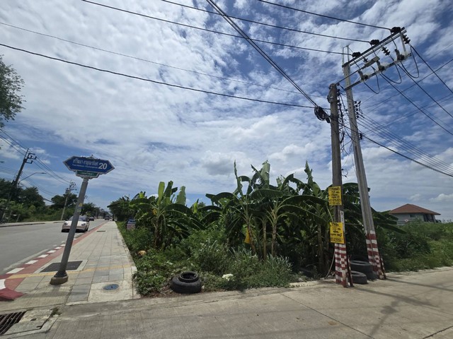 ขายที่ดินเปล่า แปลงมุม ติดถนนใหญ่ ใกล้ ม.กรุงเทพธนบุรี ทวีวัฒนา