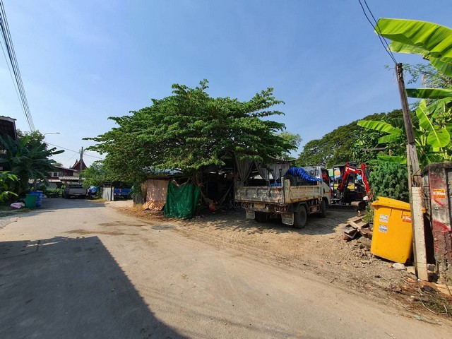 ขายที่ดิน กรุงเทพกรีฑา 18 แยก 6 แปลงมุม ใกล้ Market Place 389 ตร.ว