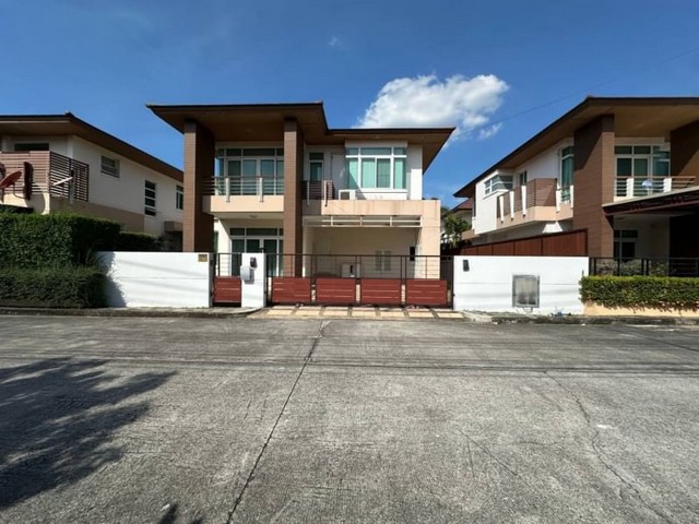 ให้เช่าบ้านเดี่ยวหลังใหญ่ มบ.เดอะบูเลอวาร์ด สุรศักดิ์ ศรีราชา ชลบุรี FP-H01008