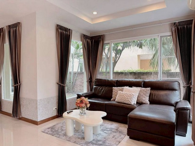 ให้เช่าบ้านหรู สไตล์ลักชูรี่ แยกมหิดล โครงการ ลัดดารมย์ อิลิแกนซ์