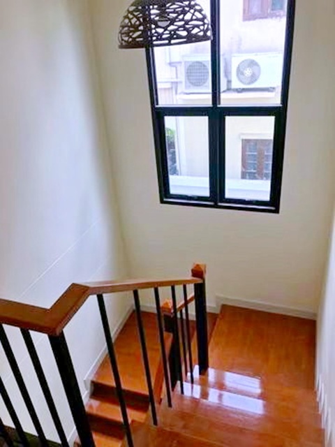 MRT สุวินทวงศ์ 2.9 กม. ซ.นิมิตใหม่ 14-22  เปิดซิง! ให้เช่าคฤหาสน์  2 ชั้น 89 ตร.วา..4นอน 3 น้ำ  รพ.นวมินทร์ 3.6 กม.  ตลาดมีนบุรี 2 3 กม.