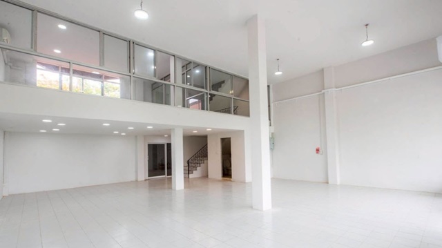 ตลาดประตูน้ำ 3.5 กม. BTS ราชเทวี 1.75กม.ให้เช่าอาคารพาณิชย์ 3 ชั้น 2 คูหาติดกัน 430 ตร.ม. 36 ตร.วา. 4นอน รร.ราชวินิต มัธยม 200 ม.