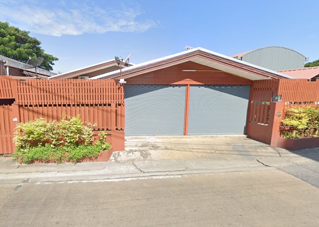 พร้อมบ้าน 3หลัง 75ตรว.ให้เช่า-ขายโกดัง ซ. รามอินทรา111-121  MRT บางชัน 800 ม. 275ตร.ม. เทคนิคมีนบุรี 2กม. ถ.รามอินทรา พระยาสุเรนทร์ 