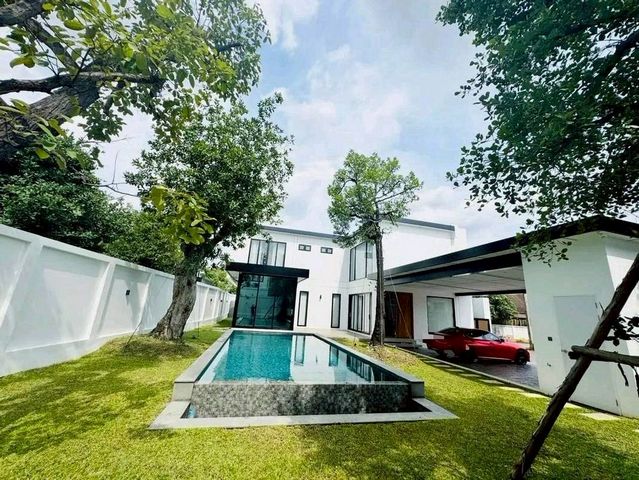ให้เช่าบ้านหรู 139,000 บาท/เดือน Luxury Pool Villa ขาย 17 ล้าน #โซนแม่เหียะ ทำเลทอง​ ตกแต่งเรียบหรู โปร่งโล่ง เป็นส่วนตัว ไม่รับสัตว์เลี้ยง