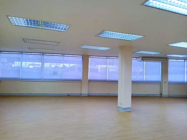 เซ็นทรัล พระราม 3กม. ให้เช่าสำนักงาน ชั้น 2 112ตร.ม. พร้อมที่จอดรถ สาธุประดิษฐ์ 28-36 ทางด่วน สะพานพระราม9 BRTวัดดอกไม้ 1.3 กม. ตกแต่งสวย