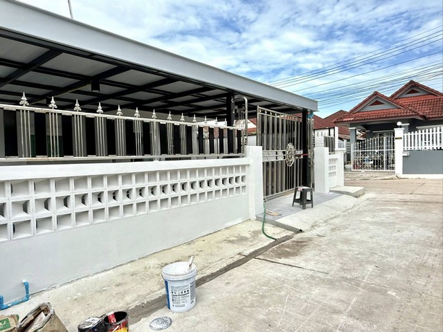  บ้านเดี่ยวหมู่บ้านรัตนากร 3 (หลังหัวมุม) ซอยเนินพลับหวาน