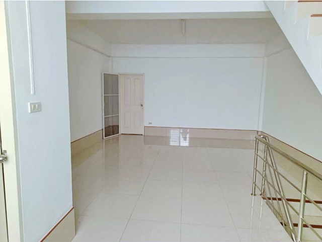 BTS ตลาดใหม่ดอนเมือง 900 ม. แฮปปี้ อเวนิว ดอนเมือง 800ม. ให้เช่าอาคารพาณิชย์ 3 ชั้น 24ตร.วา. 290ตร.ม.2-3นอน 3 น้ำ ตลาดโกสุมรวมใจ 1.2 กม.