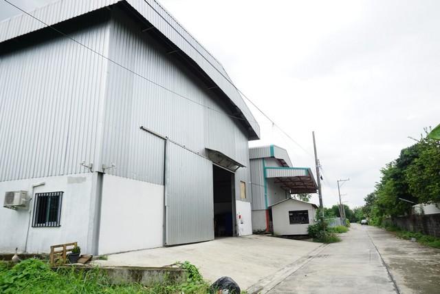 ให้เช่าโกดัง พื้นที่ 750 ตรม. มีออฟฟิศพร้อมห้องน้ำ ถ.บางนา กม.9 ใกล้วงแหวนตะวันออกกาญจนาภิเษก