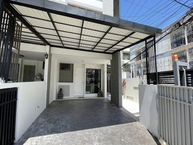 ให้เช่าทาวน์โฮม 3 ชั้น 33 ตรว. โครงการเดอะไพรเวท หลังมุม ซอยสุขุมวิท 97 ทับ 1 ใกล้ BTS บางจาก