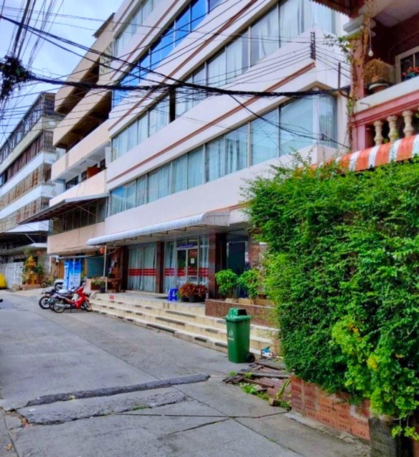 ทางด่วน ให้เช่าสำนักงาน ชั้น 2 พร้อมที่จอดรถ ตกแต่งสวย 110 ตร.ม.สาธุประดิษฐ์ 28-36 สะพานพระราม9 BRTวัดดอกไม้ 1.3 กม. เซ็นทรัล พระราม 3กม.