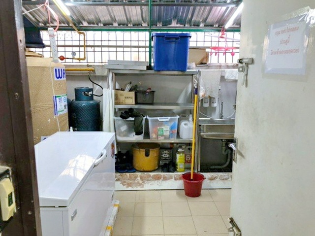 ดองกิ มอลล์ ทองหล่อ 900ม. ให้เช่าอาคารพาณิชย์  18 ตร.วา.ตลาดเอกมัย 500ม.72 ตร.ม.2 แอร์ ติดถนน   คาเฟ่ ร้านค้า ร้านอาหาร