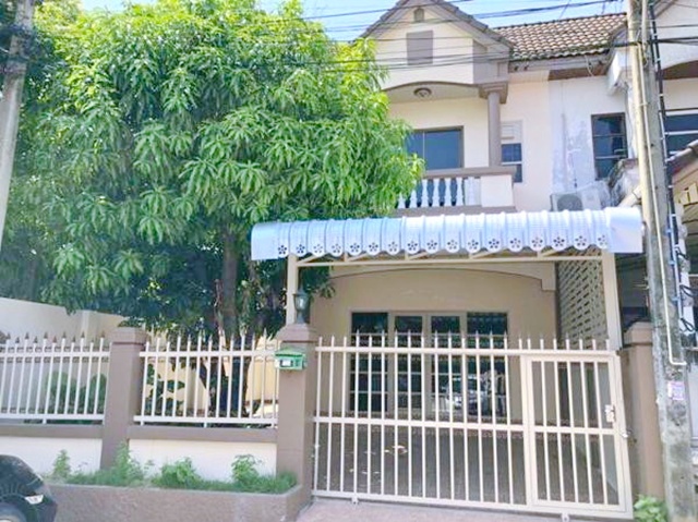 ถ.สาย2 ไทวัสดุ บางใหญ่ 700 ม. ให้เช่าทาวน์เฮาส์ 2 ชั้น 34ตร.วา.วัดศรีประวัติ500 ม.  3 นอน ตลาดพระเงิน 2.8 กม. วัดศรีเรืองบุญ 850ม. 