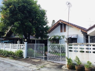 ถ.สาย2 ไทวัสดุ บางใหญ่ 700 ม. ให้เช่าทาวน์เฮาส์ 2 ชั้น 34ตร.วา.วัดศรีประวัติ500 ม.  3 นอน ตลาดพระเงิน 2.8 กม. วัดศรีเรืองบุญ 850ม.