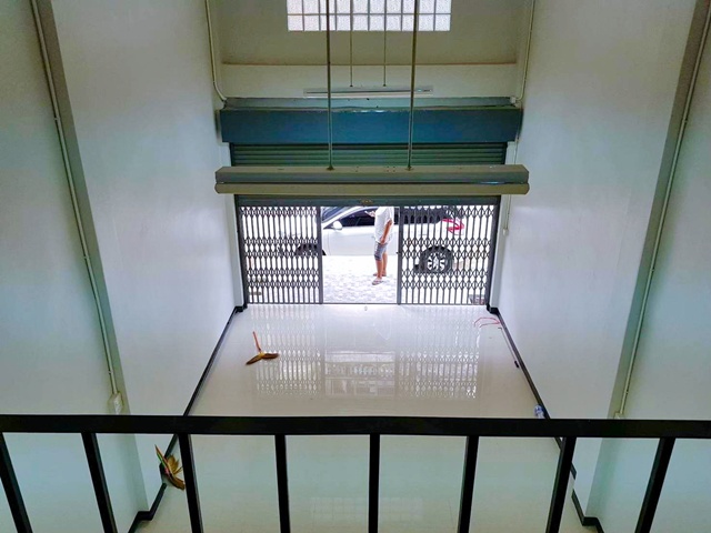 วิคตอเรีย การ์เด้นท์ 500 ม.MRTหลักสอง 3.4กม.เลียบคลองทวีวัฒนา ให้เช่าอาคารพาณิชย์ 5 ชั้น+ดาดฟ้า 22ตร.วา.3 นอน 2 น้ำ สำนักงาน พักอาศัย