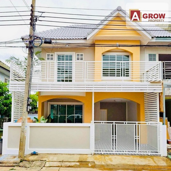 หมู่บ้านสุชา ถนนบางบัวทอง-สุพรรณ หลังมุม หลังบ้านติดทุ่งนา บรรยากาศดีลมพัดเย็นดีมาก ตกแต่งครบพร้อมอยู่